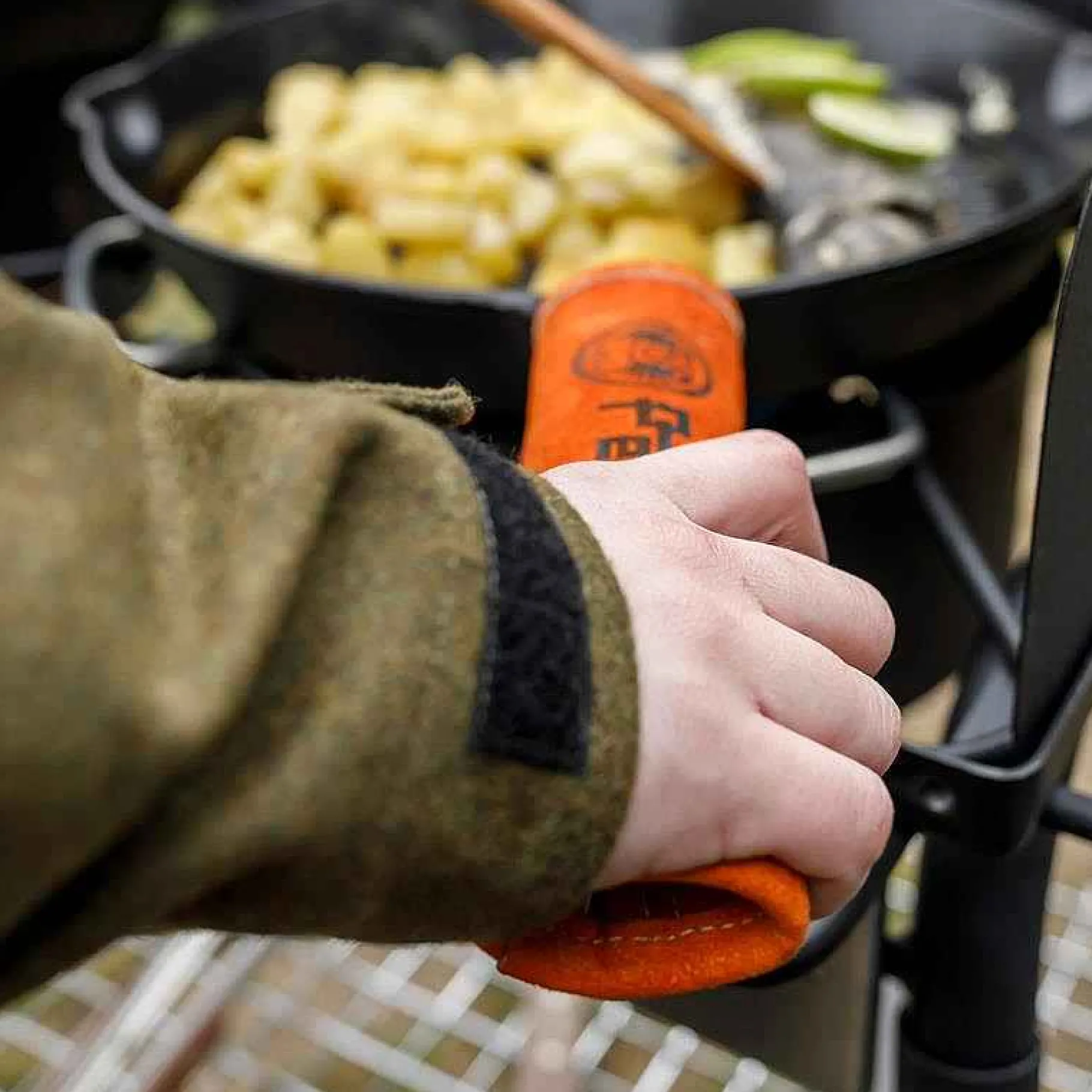 Petromax Gusseisenpfannen>Aramid-Griffabdeckung Fur Feuerpfanne