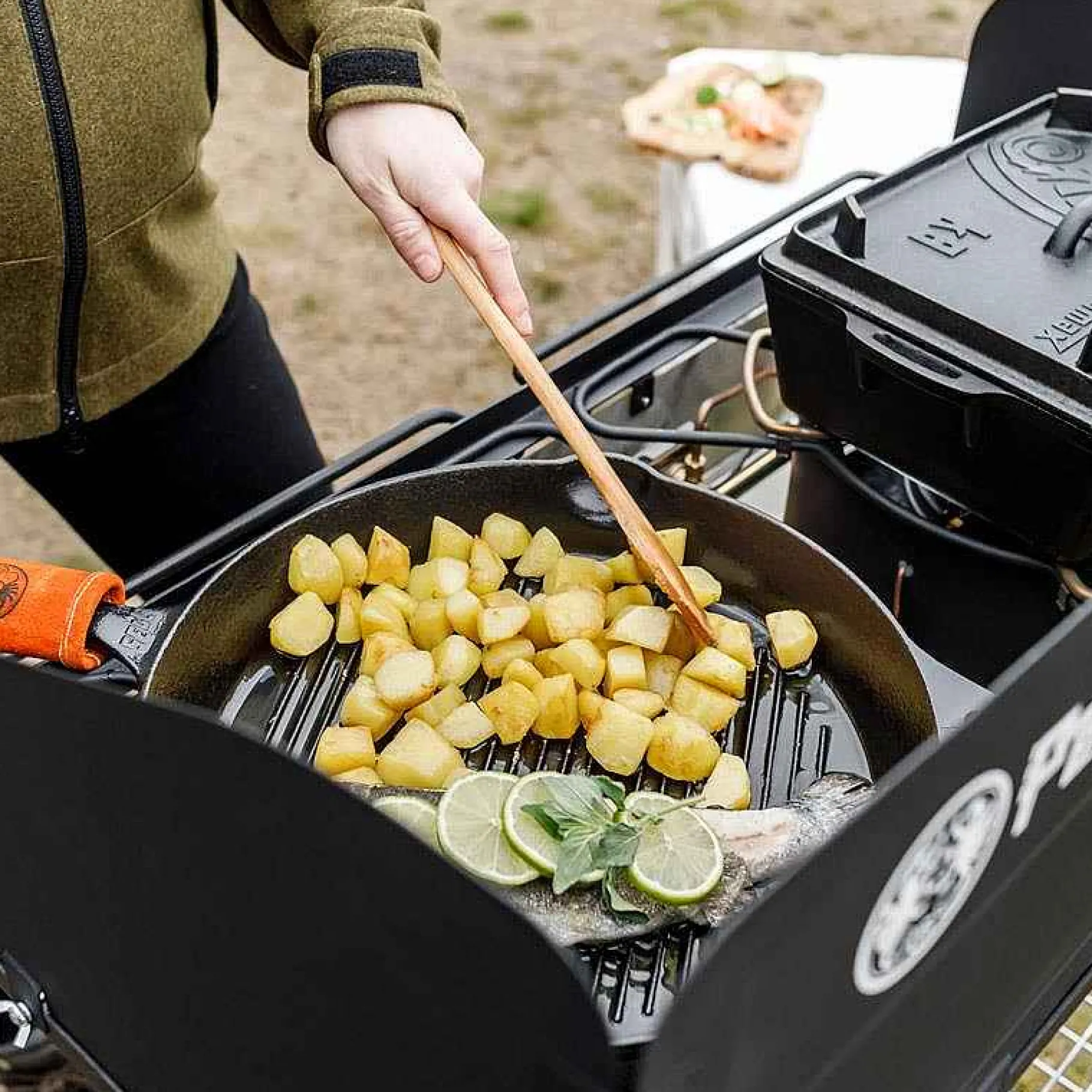 Petromax Gusseisenpfannen>Grillfeuerpfanne Mit Griff